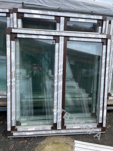 Okno 150x150 tmavý dub os2