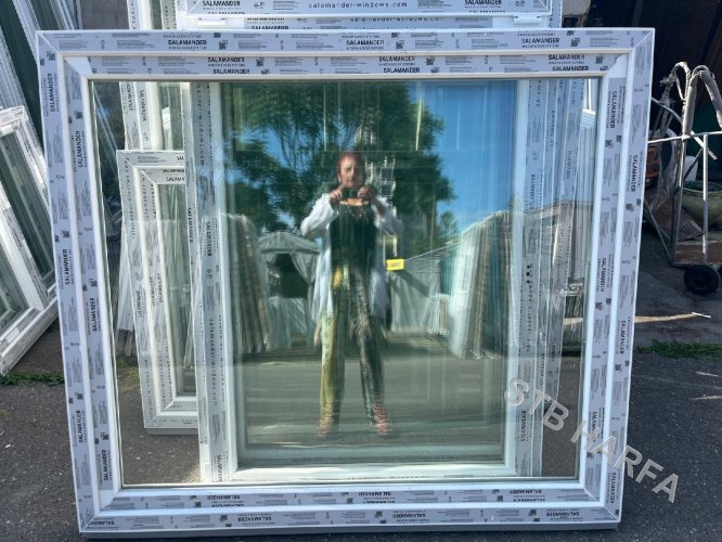 Okno 158x138 DVOJSKLO  Prave